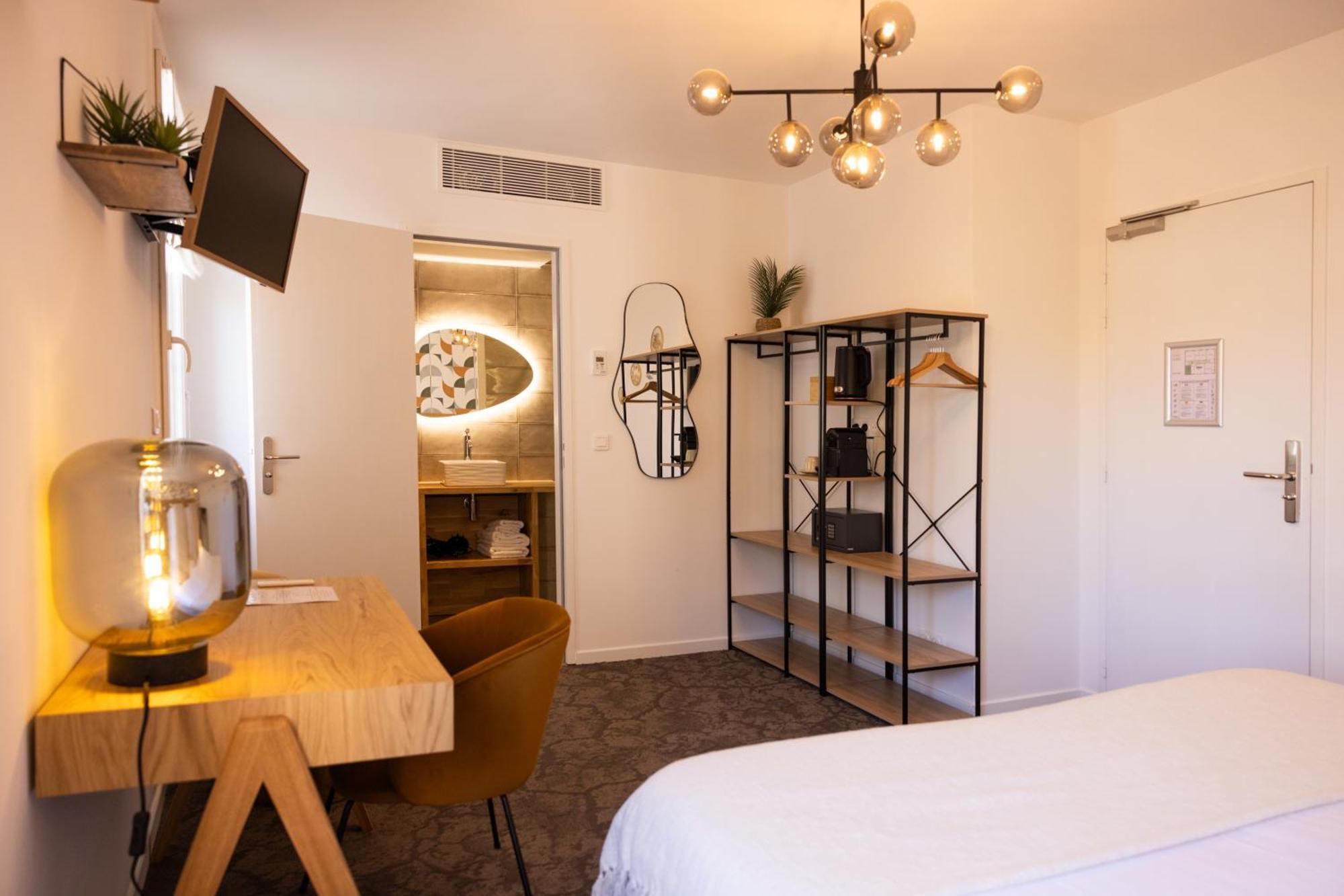 Barnea Hotel